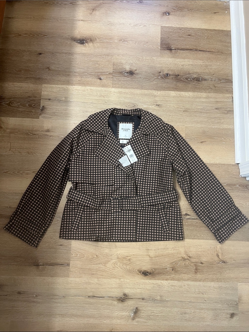 Short Belted Trench Coat - Picture 2 of 5